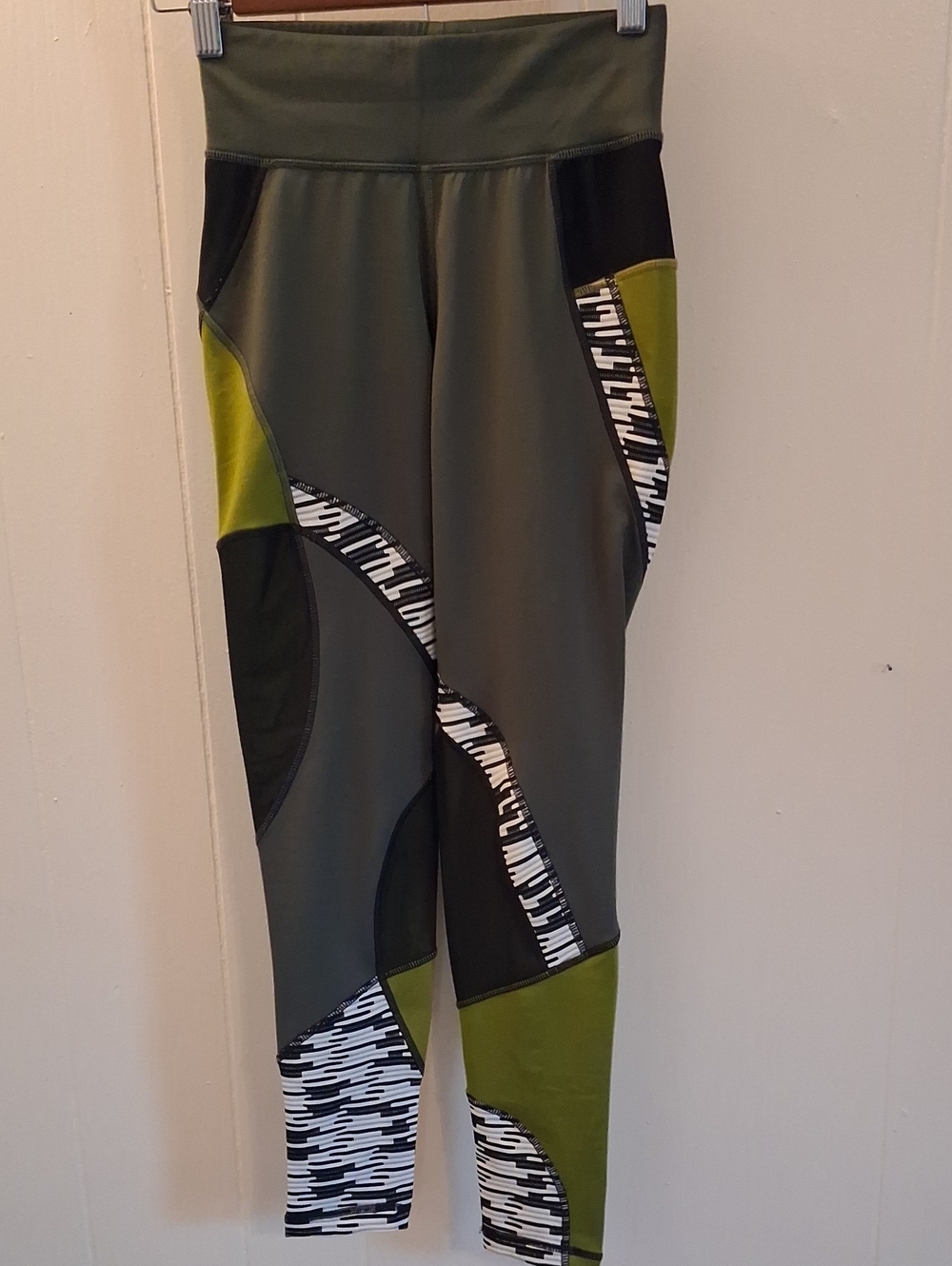 lukka Lux Shades Of Olive Green & Black Leggings with Piano Like Accents